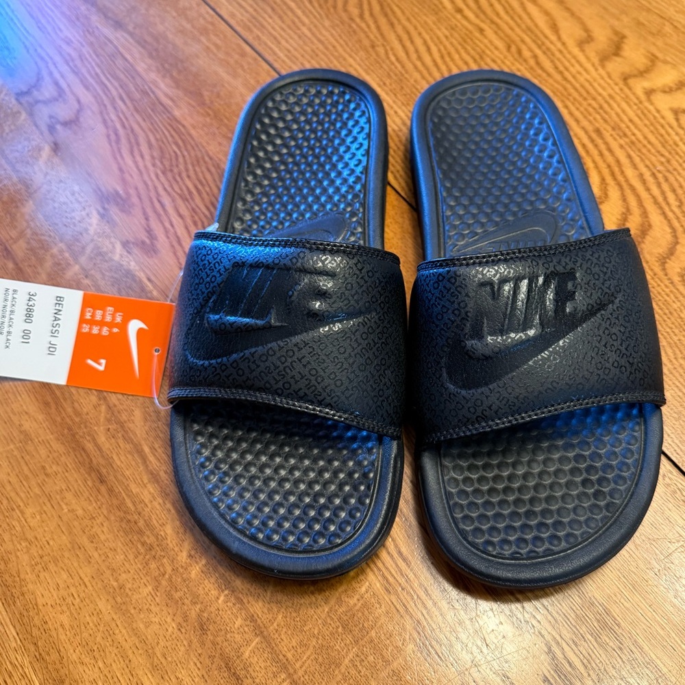New Nike Benassi JDI slides